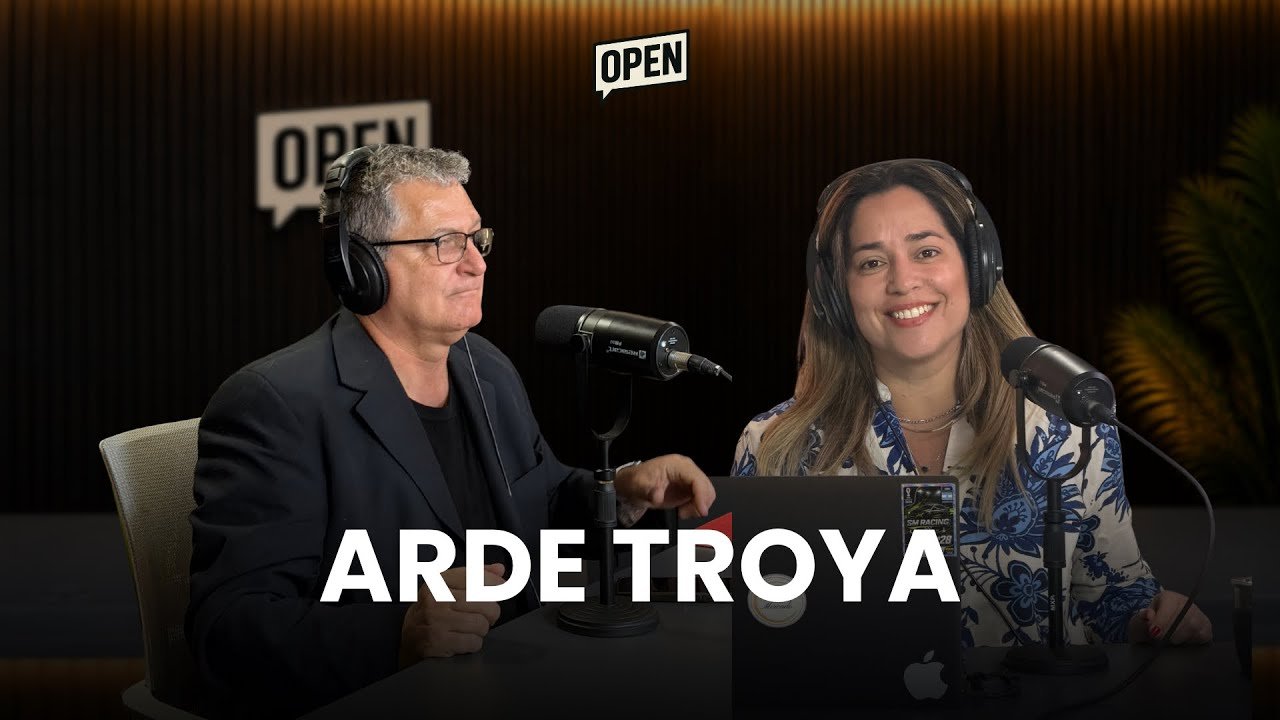 Arde Troya